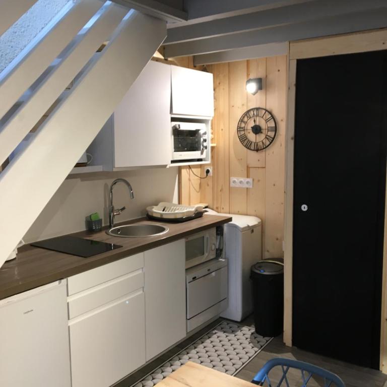 Joli petit appartement au calme, refait à neuf, avec linge de maison fourni - Two-Bedroom Apartment - 1