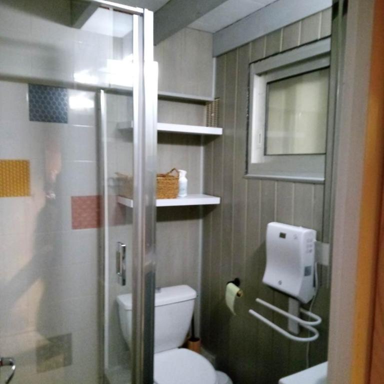 Joli petit appartement au calme, refait à neuf, avec linge de maison fourni - Two-Bedroom Apartment - 8