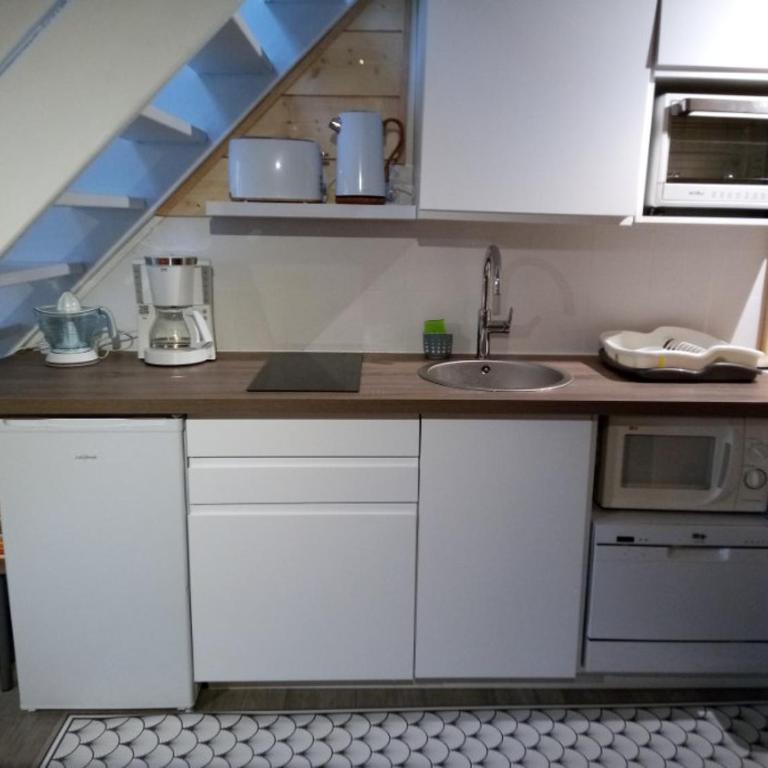 Joli petit appartement au calme, refait à neuf, avec linge de maison fourni - Two-Bedroom Apartment - 10