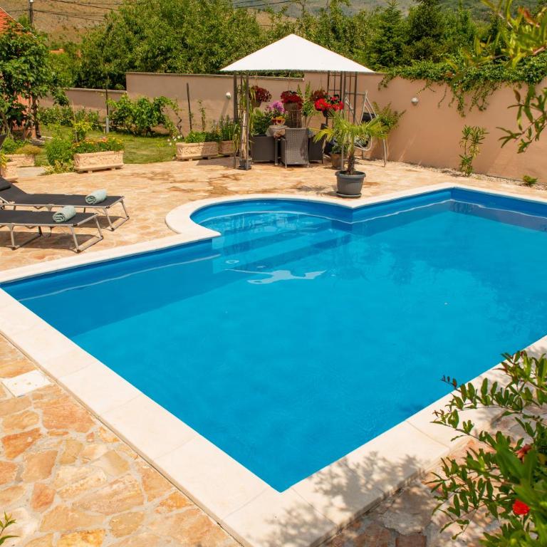 Villa Bella - Two-Bedroom House - 1