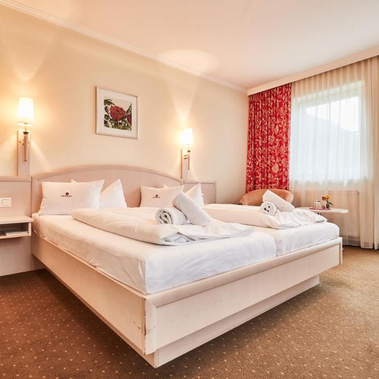 Hotel Jörglerhof - Doppelzimmer mit Balkon (2 Erwachsene + 1 Kind) - 2