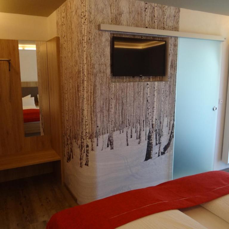 Gästehaus Bühler - Doppelzimmer mit Bergblick - 1