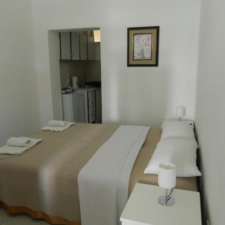 Mena apartmani - Četvorokrevetna Soba s Terasom - 1