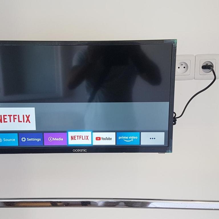 NEW CHEAP PRIVATE ROOM, KITCHEN , OVERWIEUW sea,TRAM on spot, 12 minutes from nice train station with tram , beach in 17 min tram , CHAMBRE PRIVÉE pas cher, cuisine équipée , tram sur place, APERÇU mer, 12 min de la gare de Nice avec le tram, 17 min plage - Habitación Doble - 5