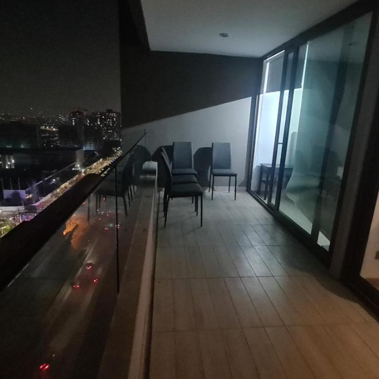 Frente del metro - One-Bedroom Apartment - 4