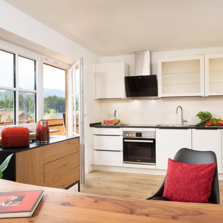 "Haus 18" - Annehmlichkeiten von 4-Sterne Familien-und Wellnesshotel Viktoria können mitgenutzt werden - Apartment mit Balkon - 3