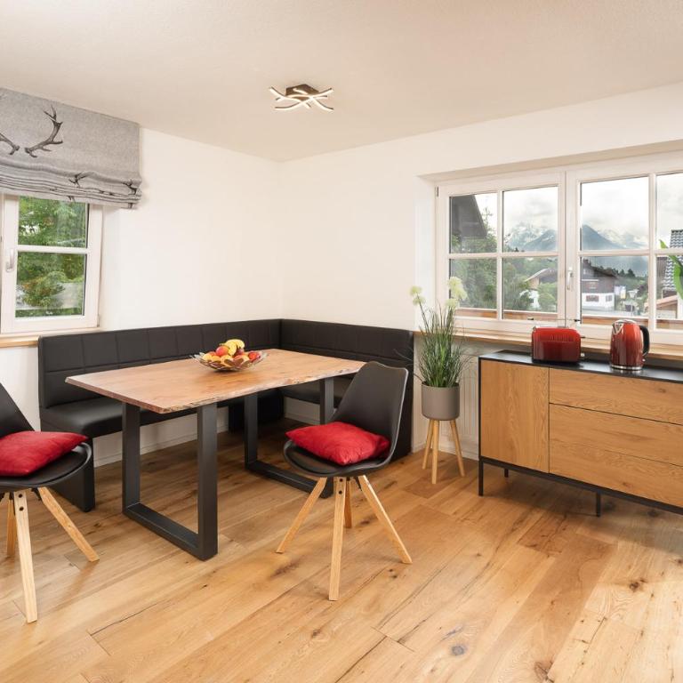 "Haus 18" - Annehmlichkeiten von 4-Sterne Familien-und Wellnesshotel Viktoria können mitgenutzt werden - Apartment mit Balkon - 5