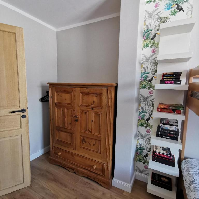 Toulon centre ancien proche gare et départ Corse- 5 pers - FREEWIFI - AC - Apartment mit 1 Schlafzimmer - 9