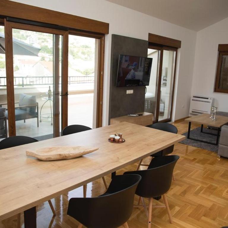 Penthouse with Old bridge view and jacuzzi - Two-Bedroom Apartment - 15