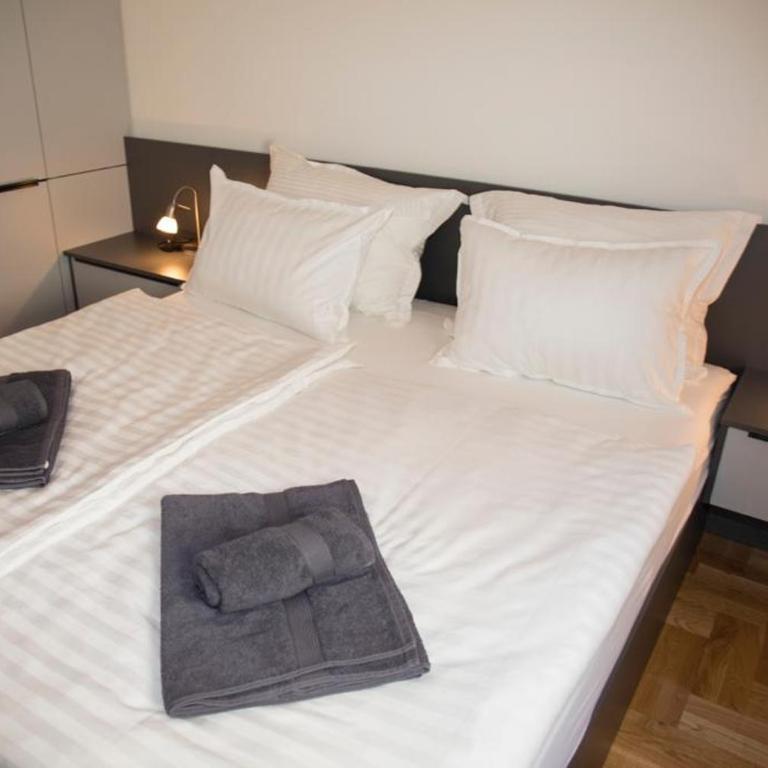Penthouse with Old bridge view and jacuzzi - Two-Bedroom Apartment - 21