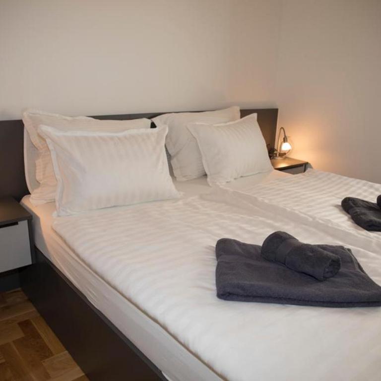 Penthouse with Old bridge view and jacuzzi - Two-Bedroom Apartment - 22