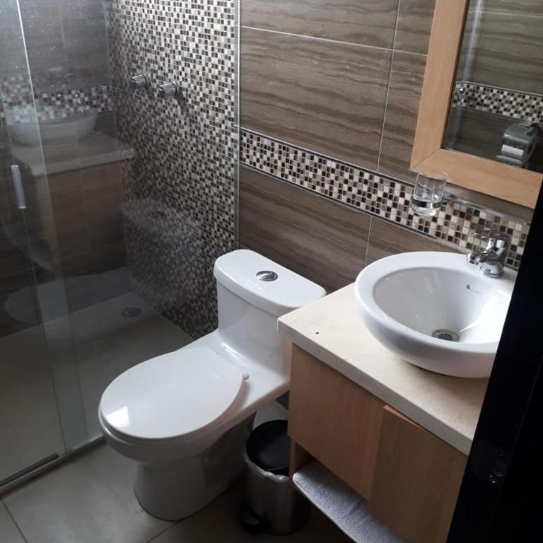 Moderno departamento 3B en Condominio La Victoria - Apartamento de 2 dormitorios - 4