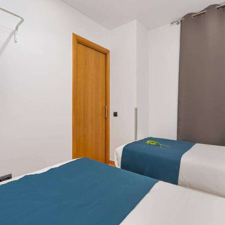 Lodging Apartments Villa de Gracia 2 bedroom cozy apartment - Two-Bedroom Apartment - 12
