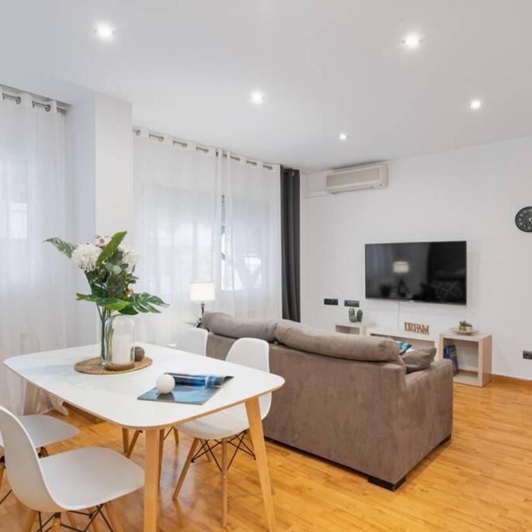 Lodging Apartments Villa de Gracia 2 bedroom cozy apartment - Two-Bedroom Apartment - 2
