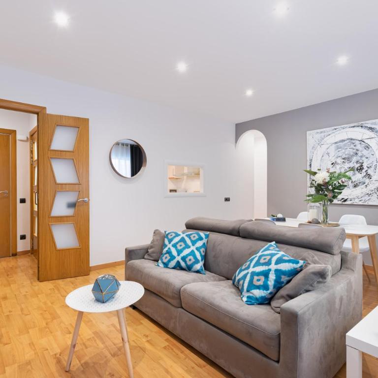Lodging Apartments Villa de Gracia 2 bedroom cozy apartment - Two-Bedroom Apartment - 1