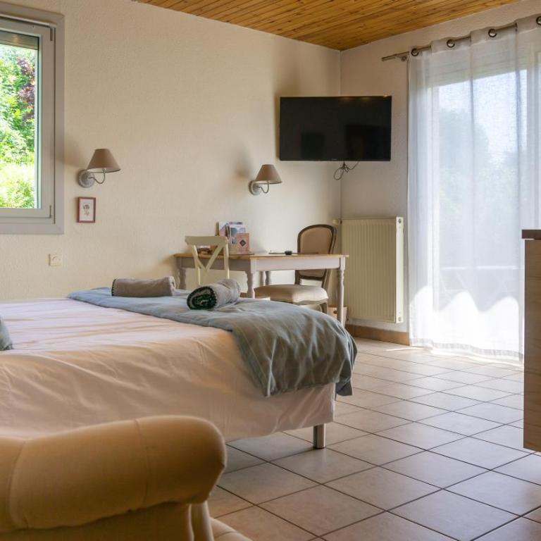 "La Combe Fleurie" Appartements & Chambres - Studio avec Terrasse - 2