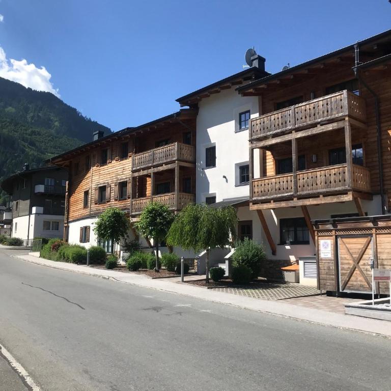 Avenida Mountain Resort A11 - Three-Bedroom Apartment - 4