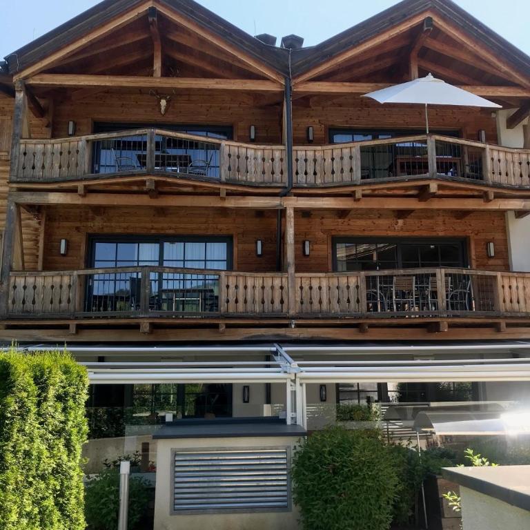 Avenida Mountain Resort A11 - Three-Bedroom Apartment - 2