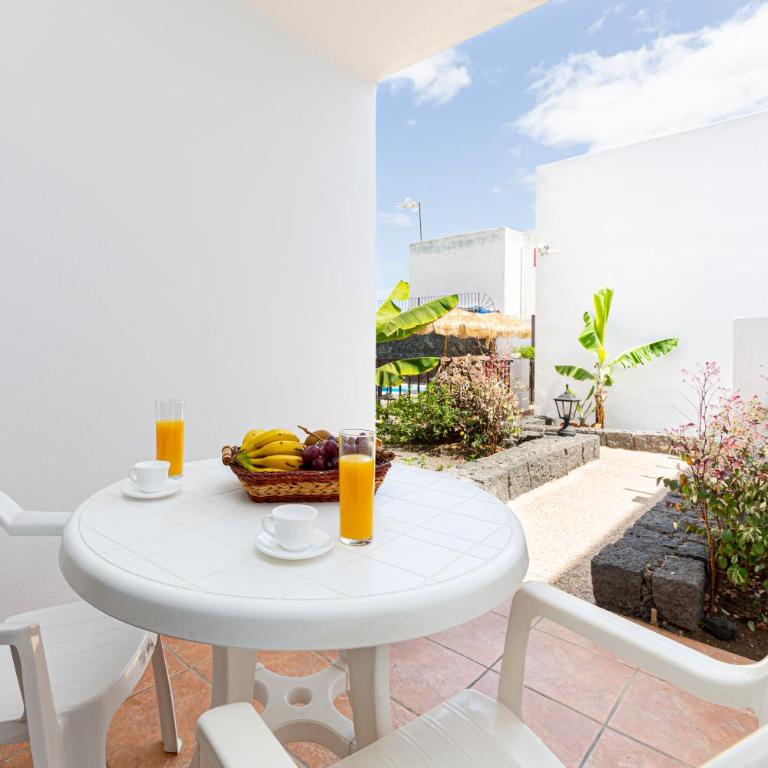 Apartamentos las Lilas - Apartamento de 1 dormitorio con vistas a la piscina - 14