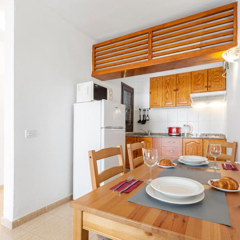 Apartamentos las Lilas - Apartamento de 1 dormitorio con vistas a la piscina - 3