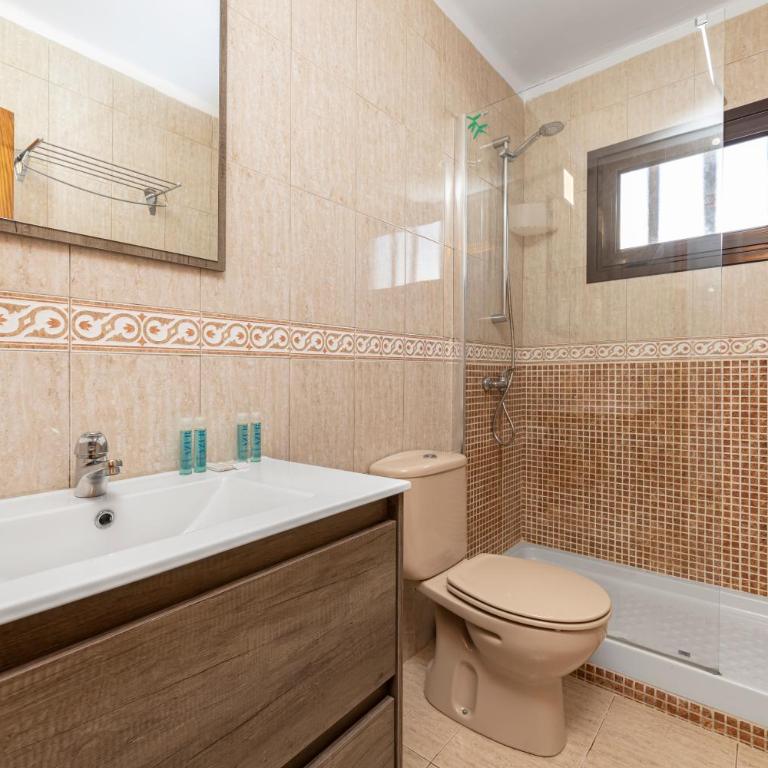 Apartamentos las Lilas - Estudio con vistas a la piscina (2 adultos) - 10