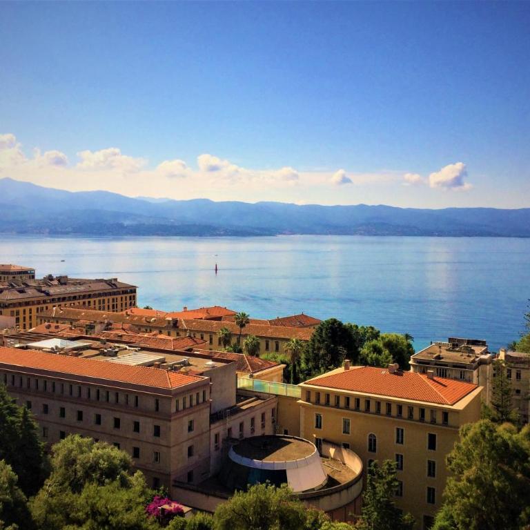 Grand T2 STANDING AJACCIO Proche centre et plages VUE PANORAMIQUE PARKING PRIVE - Appartement 1 Chambre - 30