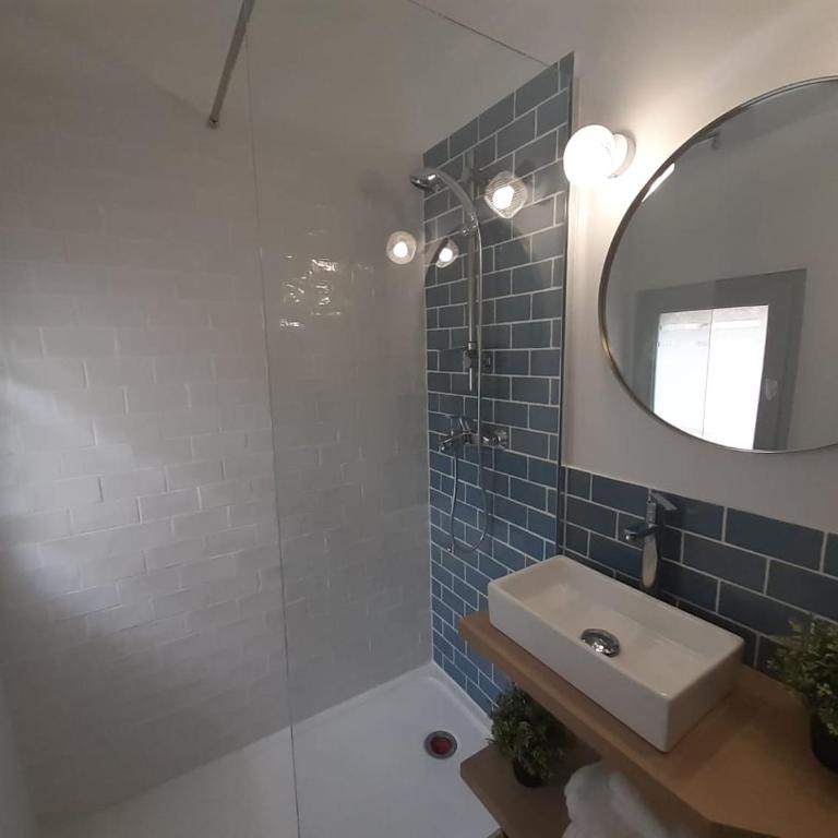 Studio de l'Horloge - Studio de Charme, hyper centre Maison Jean Vilar - Apartment mit 1 Schlafzimmer - 19