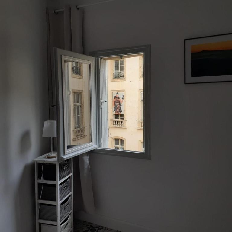 Studio de l'Horloge - Studio de Charme, hyper centre Maison Jean Vilar - Apartment mit 1 Schlafzimmer - 24