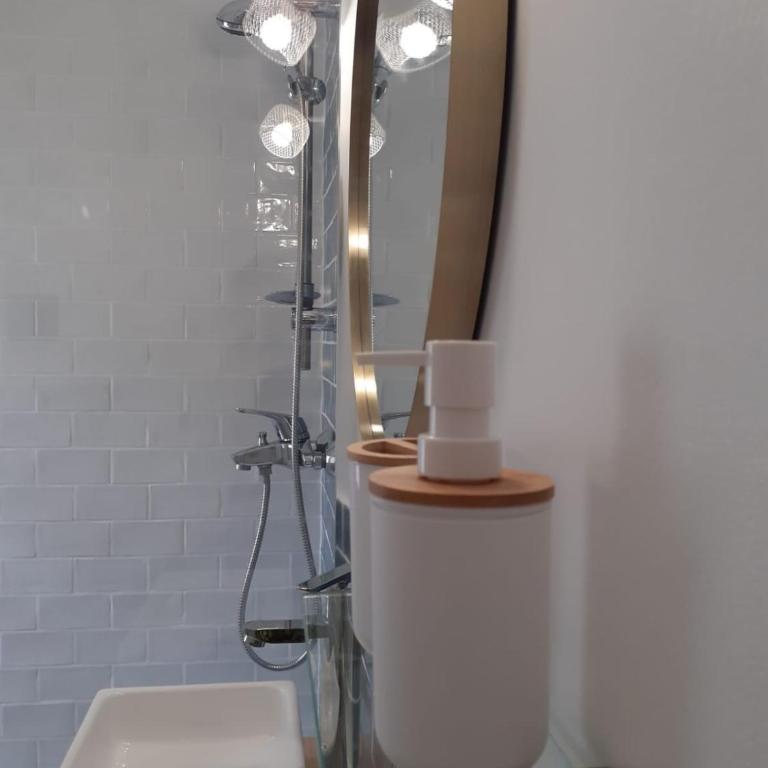 Studio de l'Horloge - Studio de Charme, hyper centre Maison Jean Vilar - Apartment mit 1 Schlafzimmer - 29