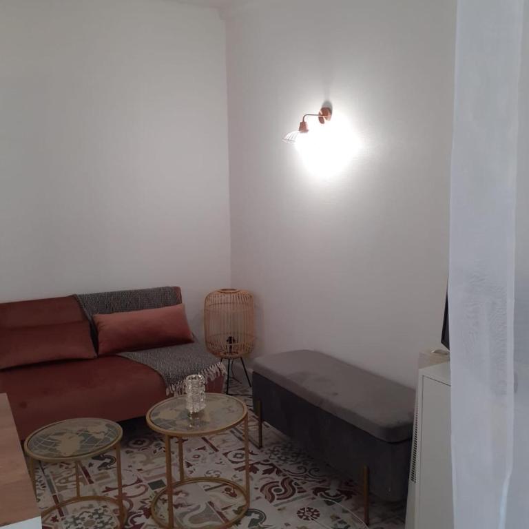 Studio de l'Horloge - Studio de Charme, hyper centre Maison Jean Vilar - Apartment mit 1 Schlafzimmer - 32