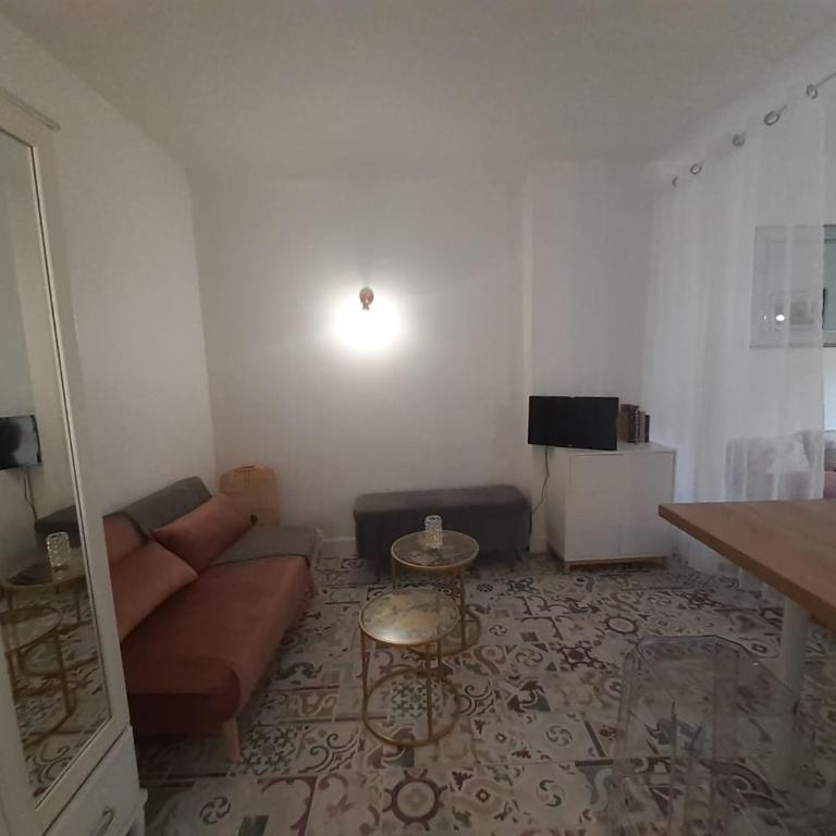 Studio de l'Horloge - Studio de Charme, hyper centre Maison Jean Vilar - Apartment mit 1 Schlafzimmer - 37