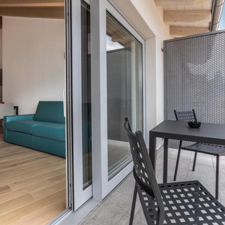 Residence Solei Classic & Plus - Plus Studio Apartment with Balcony and Lake View - 14