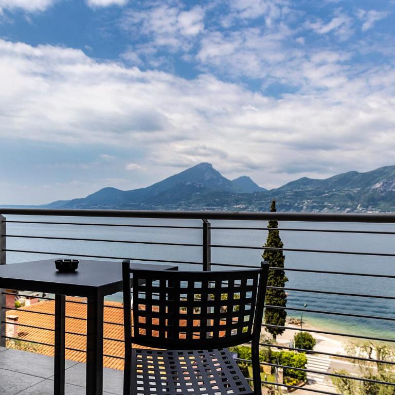 Residence Solei Classic & Plus - Plus Studio Apartment with Balcony and Lake View - 17