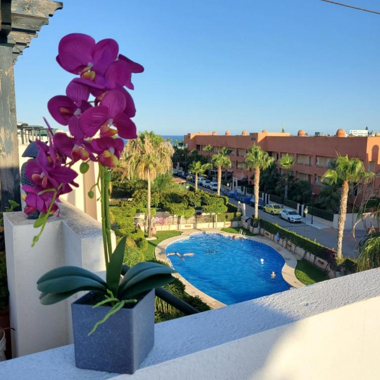 Ático dúplex con piscina privada y vistas al mar en Paraíso de Vera! - Apartamento de 2 dormitorios - 1