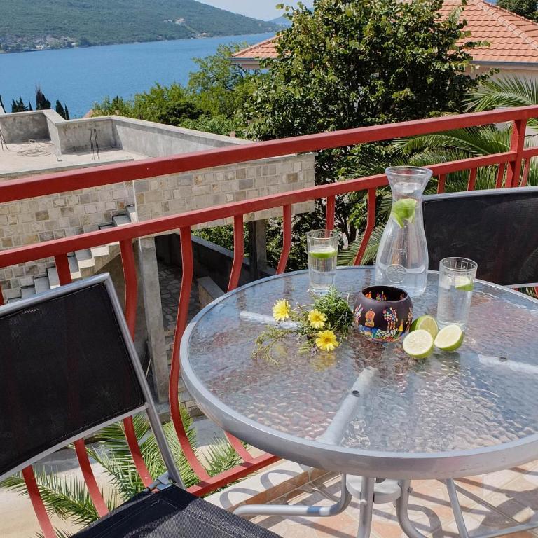 Apartment Kumbor - Two-Bedroom Apartment with Balcony and Sea View - 14