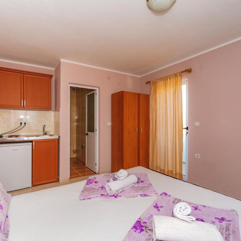 Guest House Edita - Apartman sa 1 Spavaćom Sobom - 13