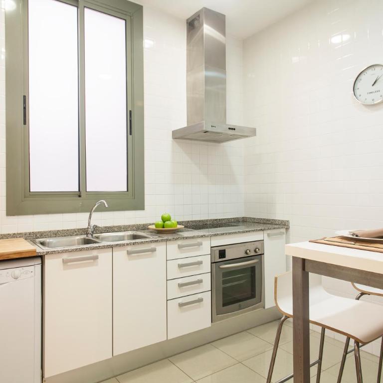 Habitat Apartments Alibei - Two-Bedroom Apartment with Courtyard View - 17