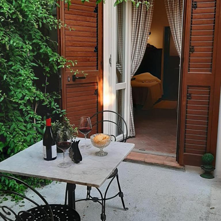 B&B del Giglio - Camera Doppia con Letti Singoli con Vista Giardino - 5