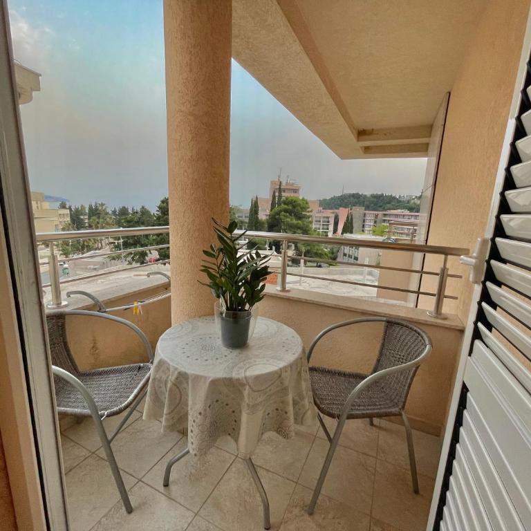 Apartments Boreta Becici - Dvokrevetna Soba sa Bračnim Krevetom (Queen-size) i Balkonom - 12