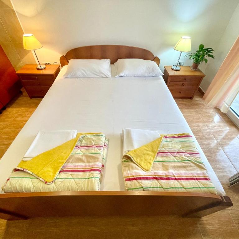 Apartments Boreta Becici - Dvokrevetna Soba sa Bračnim Krevetom (Queen-size) i Balkonom - 13