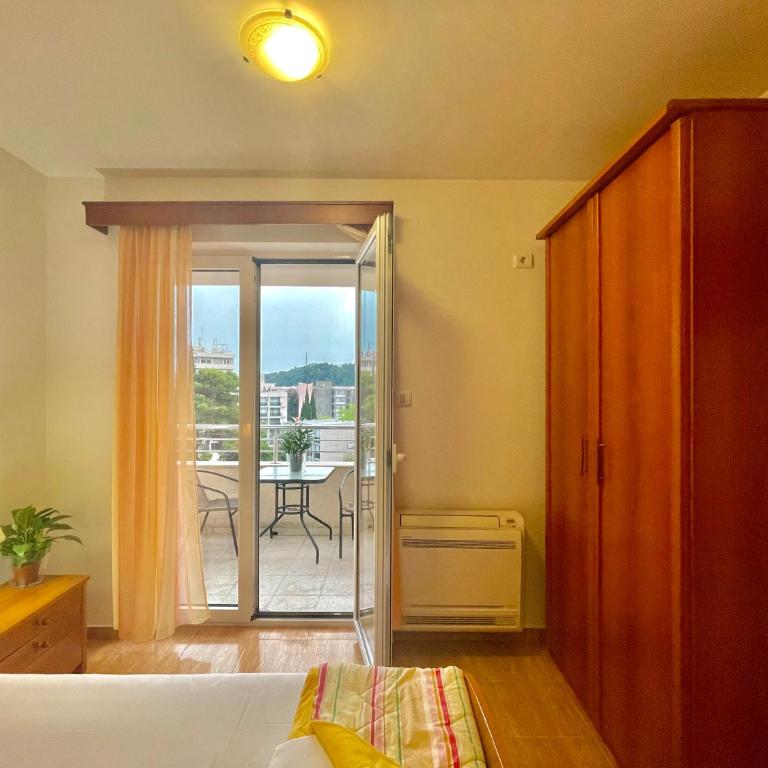 Apartments Boreta Becici - Dvokrevetna Soba sa Bračnim Krevetom (Queen-size) i Balkonom - 15