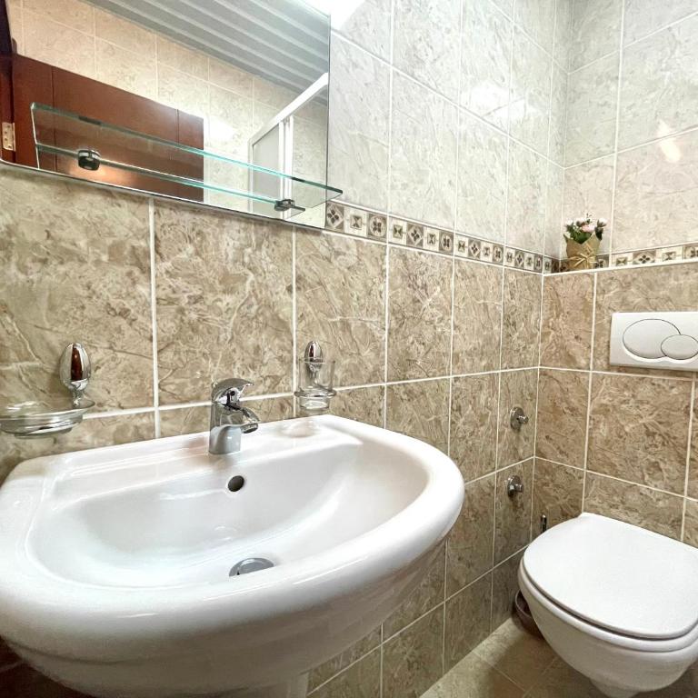 Apartments Boreta Becici - Dvokrevetna Soba sa Bračnim Krevetom (Queen-size) i Balkonom - 25