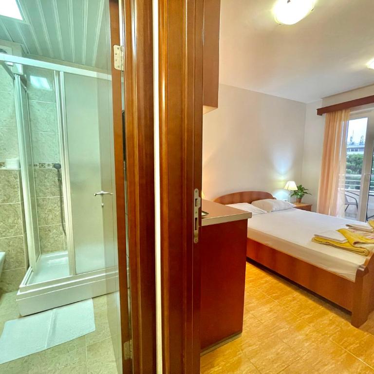 Apartments Boreta Becici - Dvokrevetna Soba sa Bračnim Krevetom (Queen-size) i Balkonom - 38