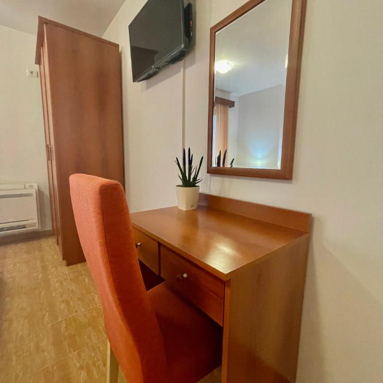 Apartments Boreta Becici - Dvokrevetna Soba sa Bračnim Krevetom (Queen-size) i Balkonom - 42