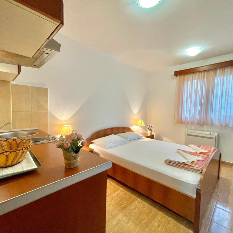 Apartments Boreta Becici - Dvokrevetna Soba sa Bračnim Krevetom (Queen-size) i Balkonom - 43