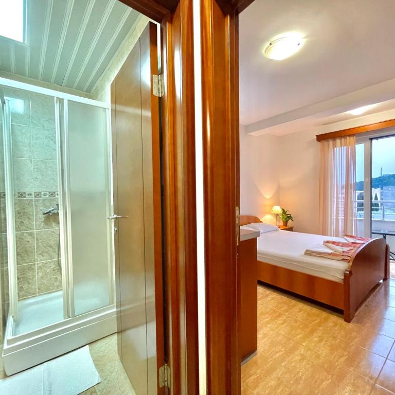 Apartments Boreta Becici - Dvokrevetna Soba sa Bračnim Krevetom (Queen-size) i Balkonom - 49