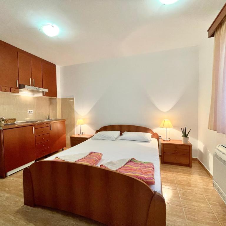 Apartments Boreta Becici - Dvokrevetna Soba sa Bračnim Krevetom (Queen-size) i Balkonom - 58