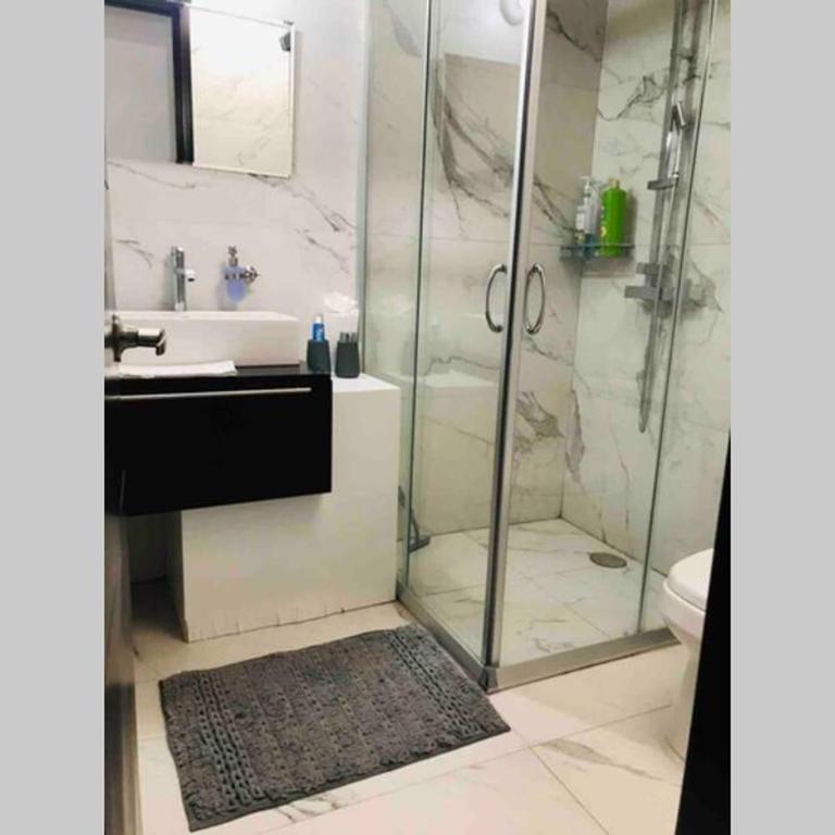 Cerca de plaza galerías, est chivas, Metropolitano - Apartamento de 2 dormitorios - 2