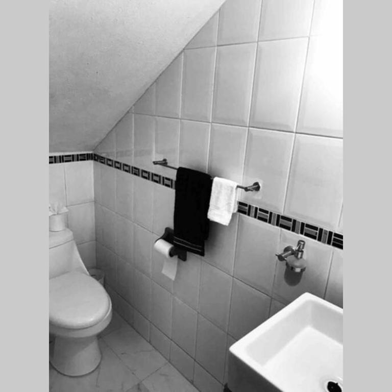 Cerca de plaza galerías, est chivas, Metropolitano - Apartamento de 2 dormitorios - 10