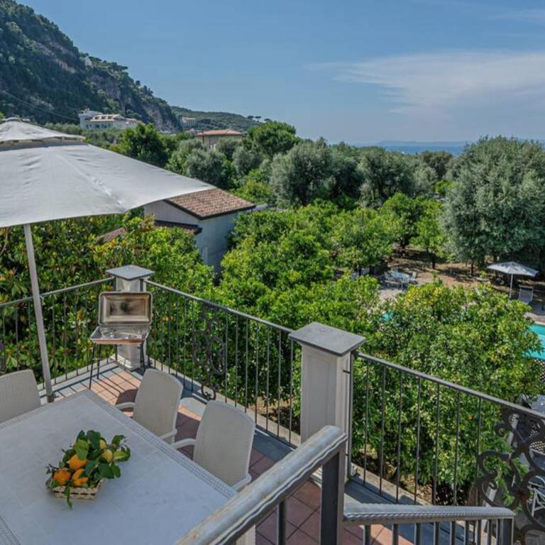 Casa Gege', for up to 5 guests, shared pool, Sorrento center - Two-Bedroom Apartment - 1